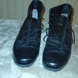 St. John's Bay Boots 11M